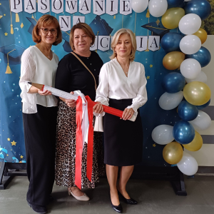 Wychowawczynie klas pierwszych:  1a - p. Renata Kwiecień, 1b - p. Elżbieta Dziaduś, 1c - p. Beata Gawłowska